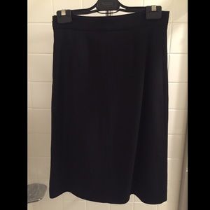 Black Valentino Classic Skirt in size 40 -> 4